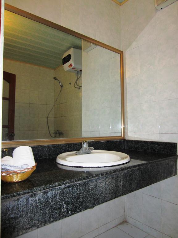 Green Bay Hotel Ha Long Habitación foto